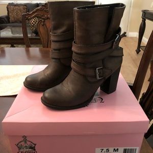 Crown Vintage Boots with Buckle Detail